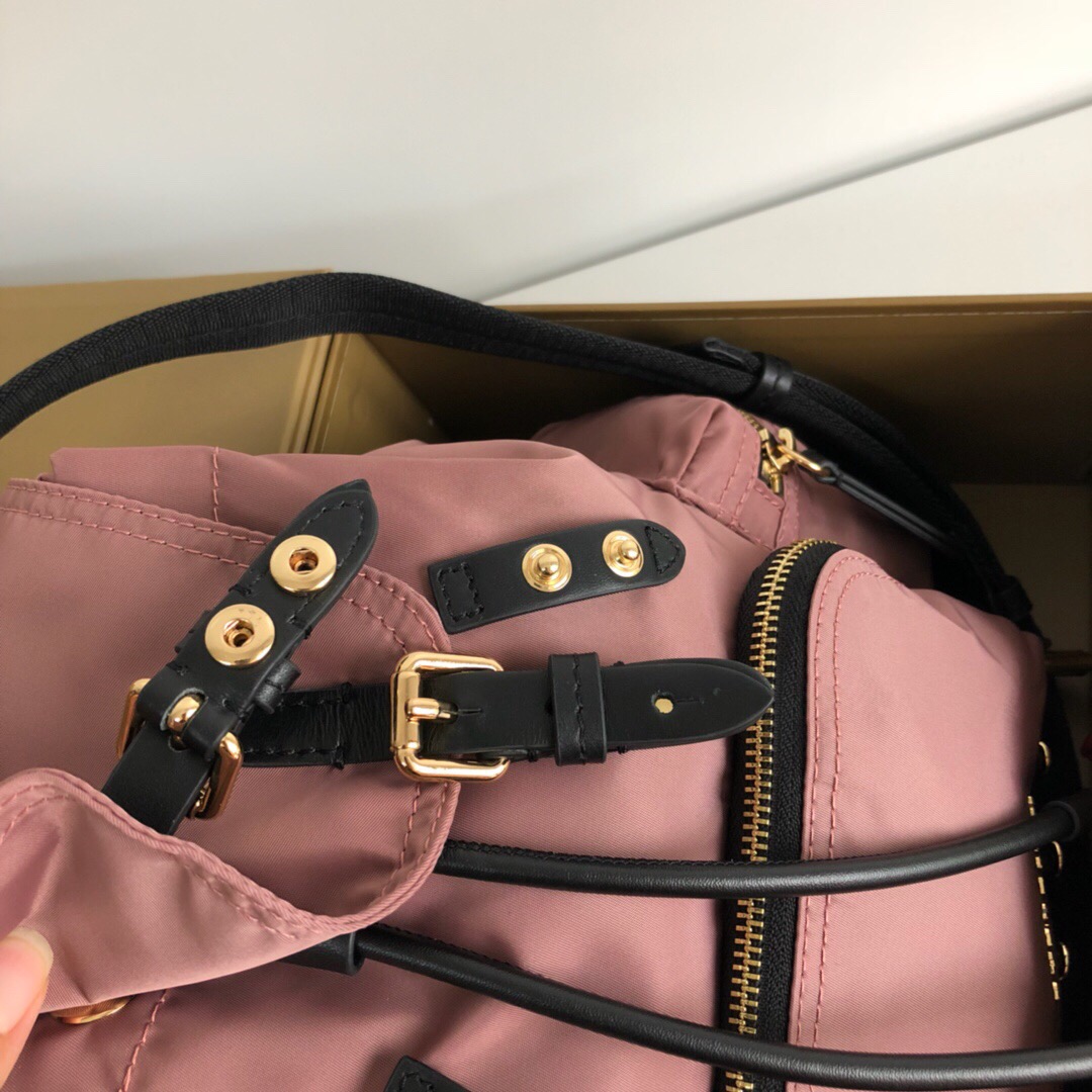 The Small Crossbody Rucksack in Nylon, 40759731, BURBERRY BACKPACKS