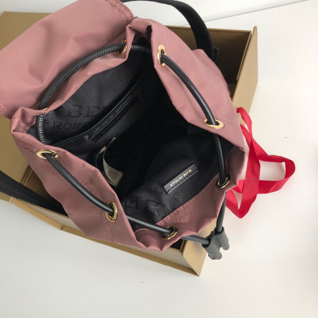 The Small Crossbody Rucksack in Nylon, 40759731, BURBERRY BACKPACKS
