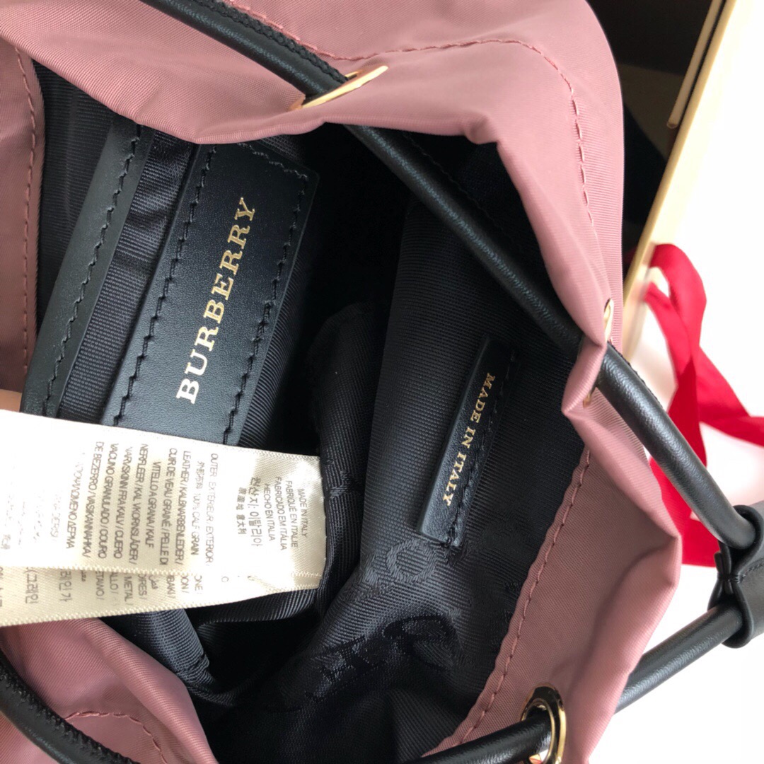 The Small Crossbody Rucksack in Nylon, 40759731, BURBERRY BACKPACKS