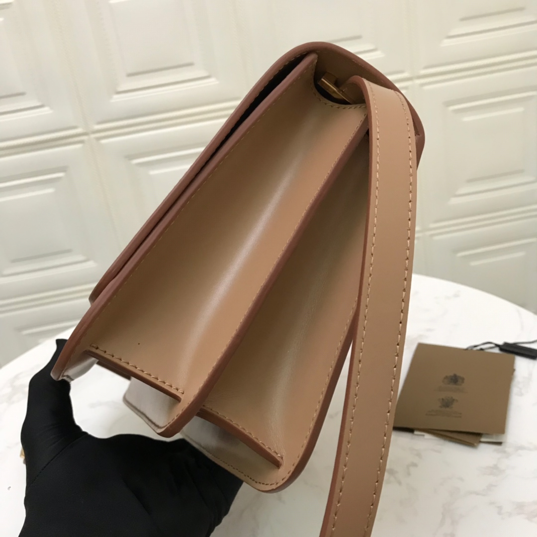 80103351 Medium Leather TB Bag, BURBERRY BAGS