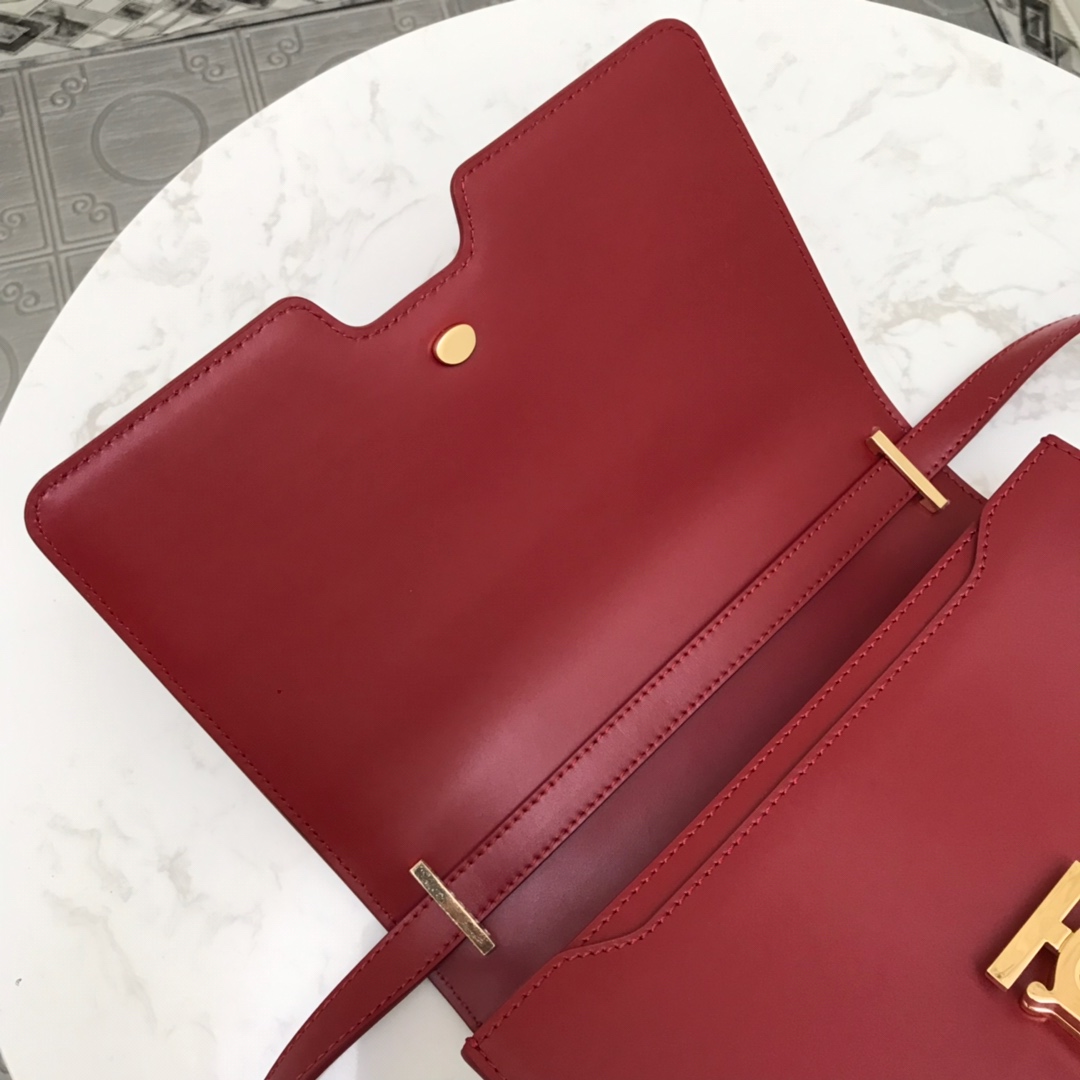 80103351 Medium Leather TB Bag, BURBERRY BAGS