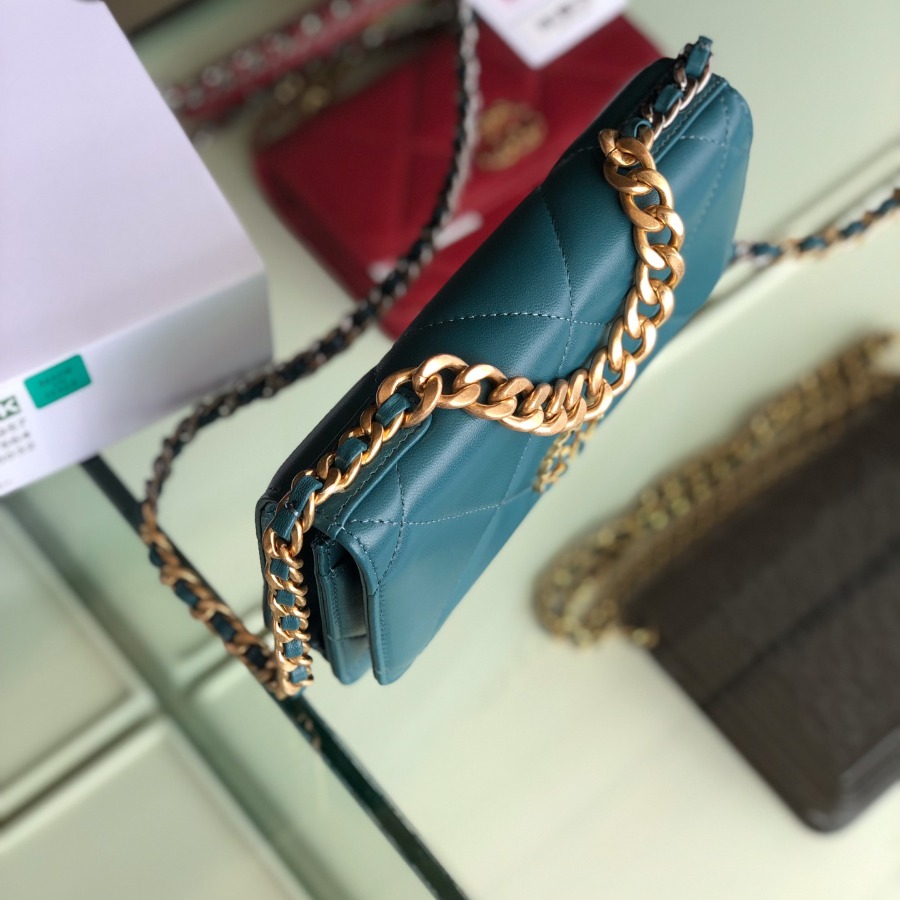 AP0957 chanel 19 wallet on chain, Chanel 19 Bag