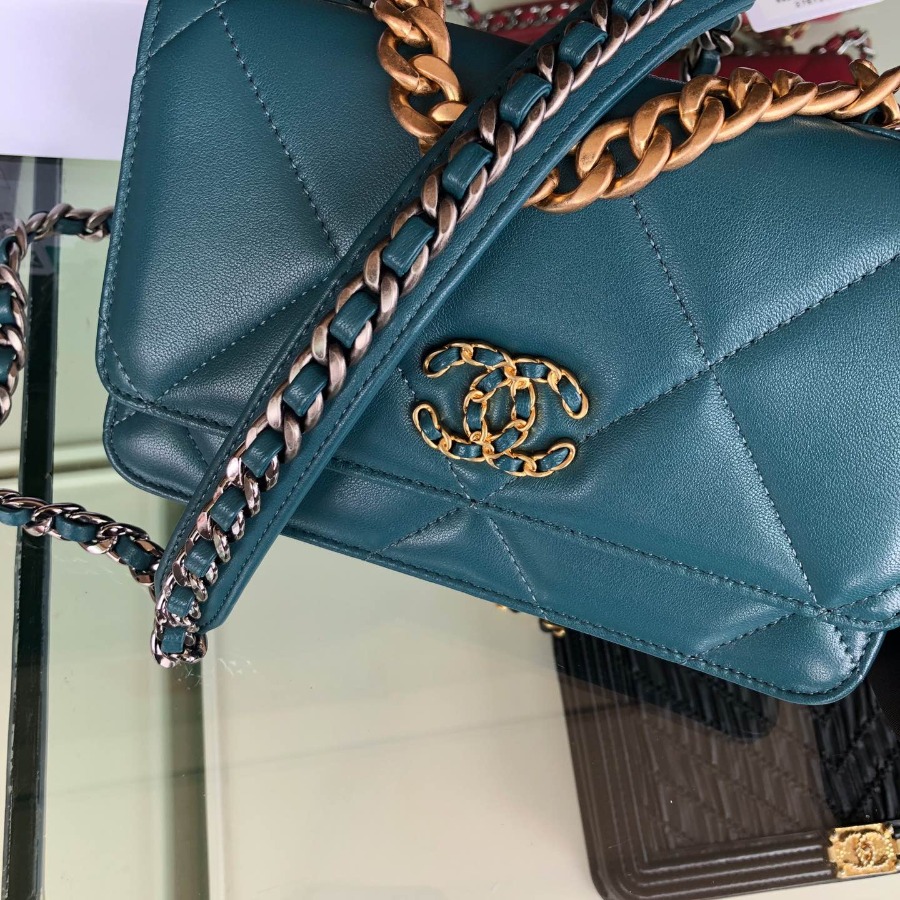AP0957 chanel 19 wallet on chain, Chanel 19 Bag