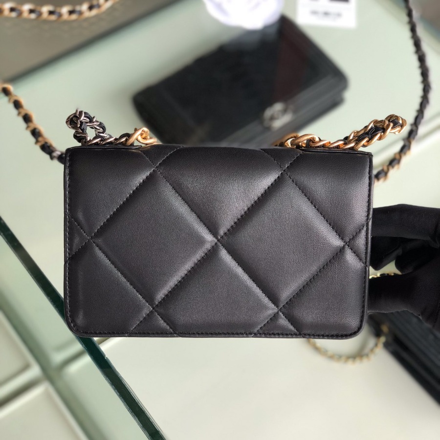 AP0957 chanel 19 wallet on chain, Chanel 19 Bag