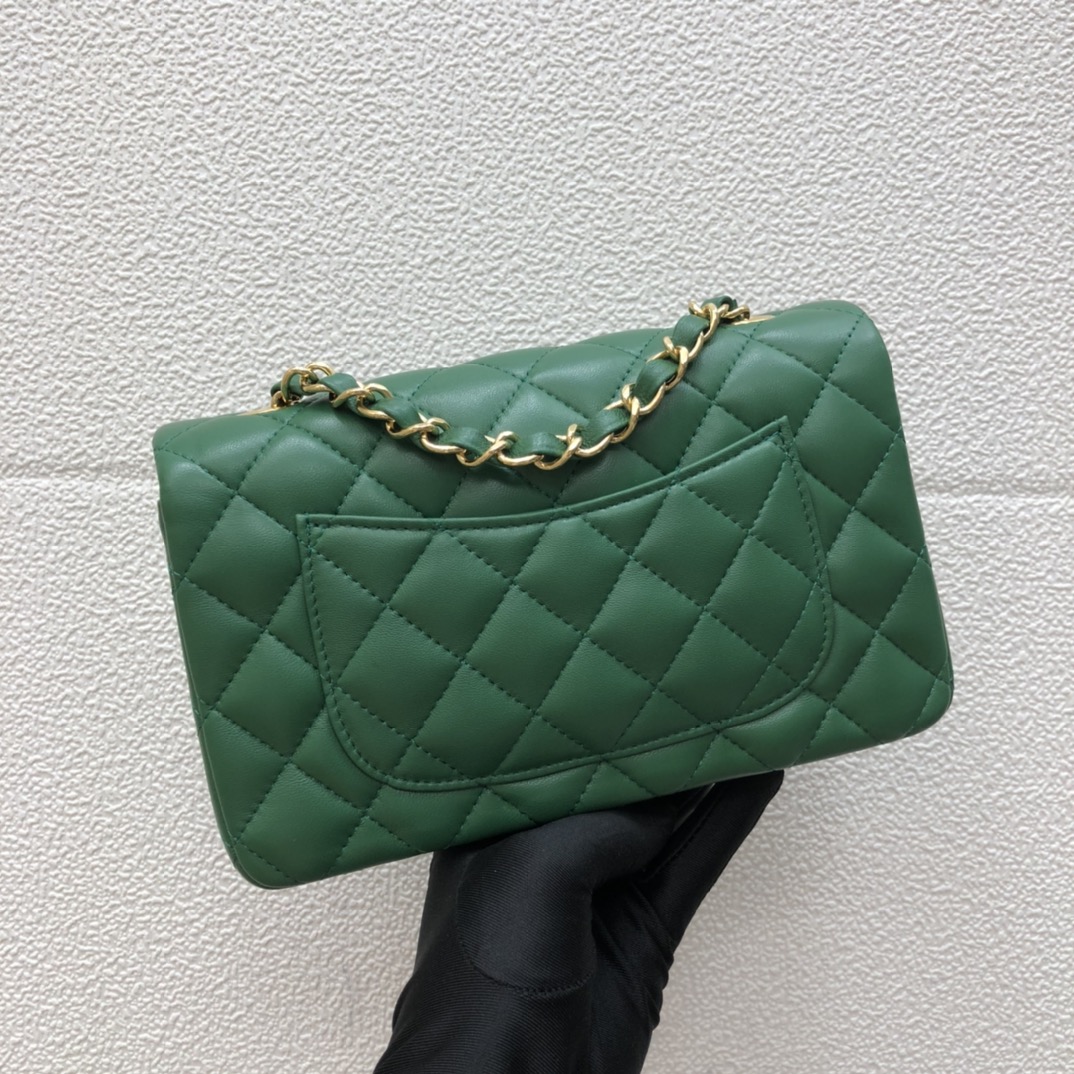 A01116, Classic Handbag, Chanel handbag, Lambskin
