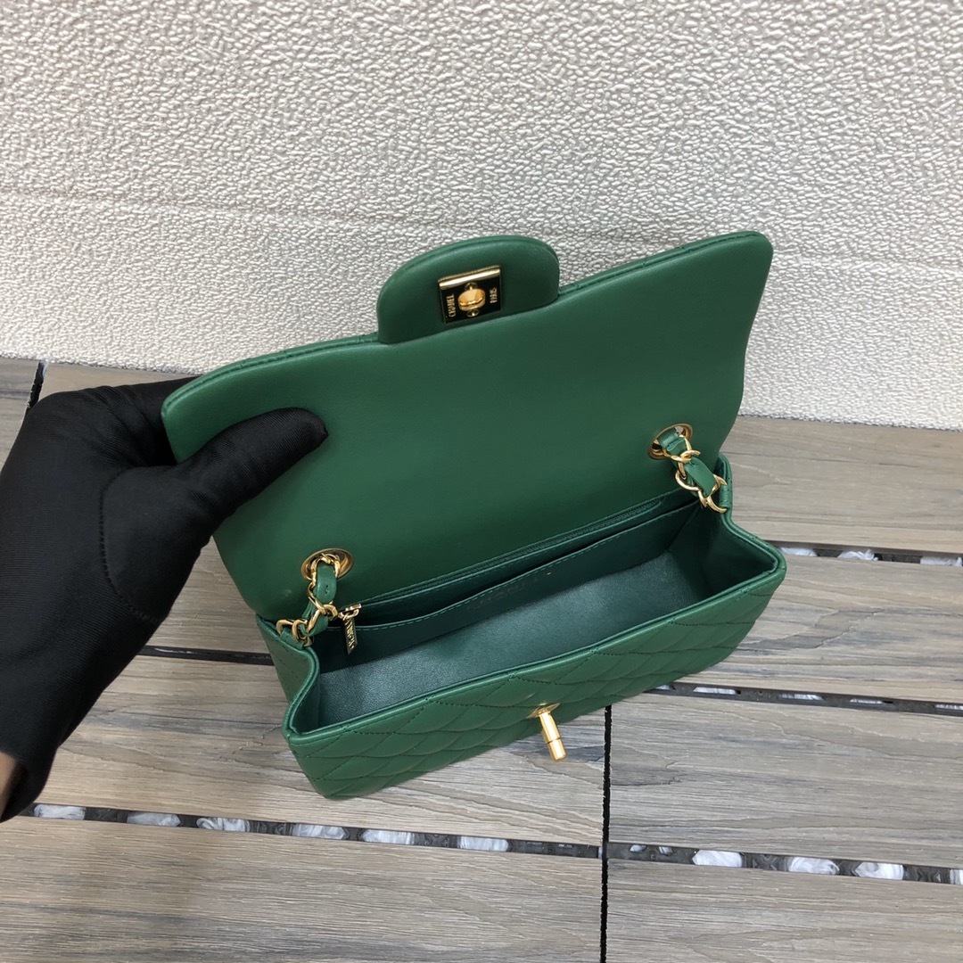 A01116, Classic Handbag, Chanel handbag, Lambskin