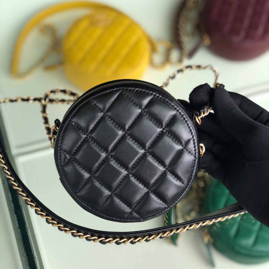 AP0725 clutch with chain  CHANEL BAG