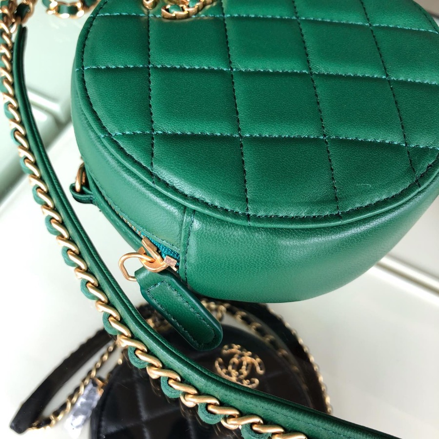 AP0725 clutch with chain  CHANEL BAG