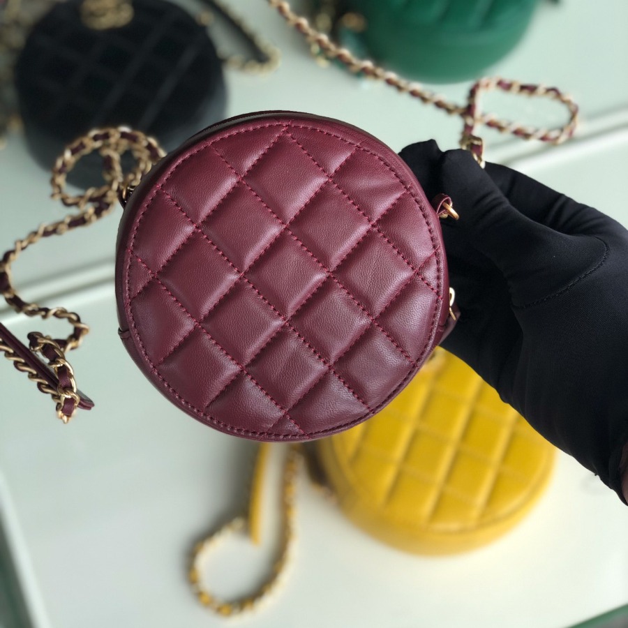 AP0725 clutch with chain  CHANEL BAG