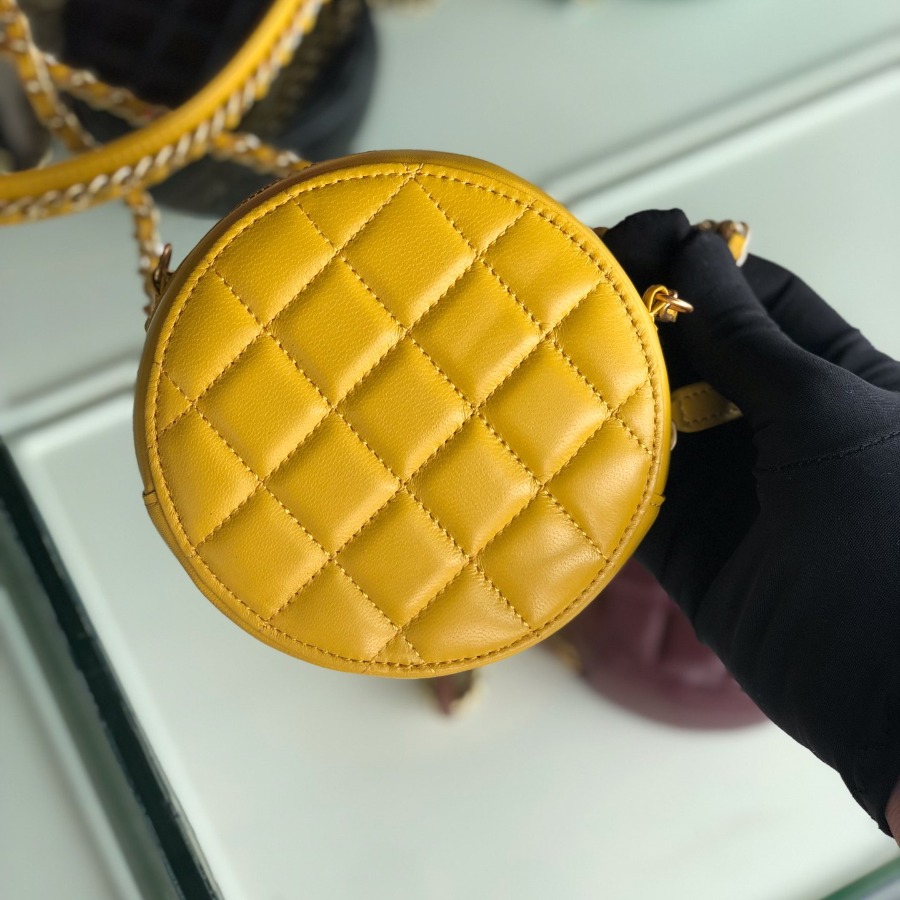 AP0725 clutch with chain  CHANEL BAG