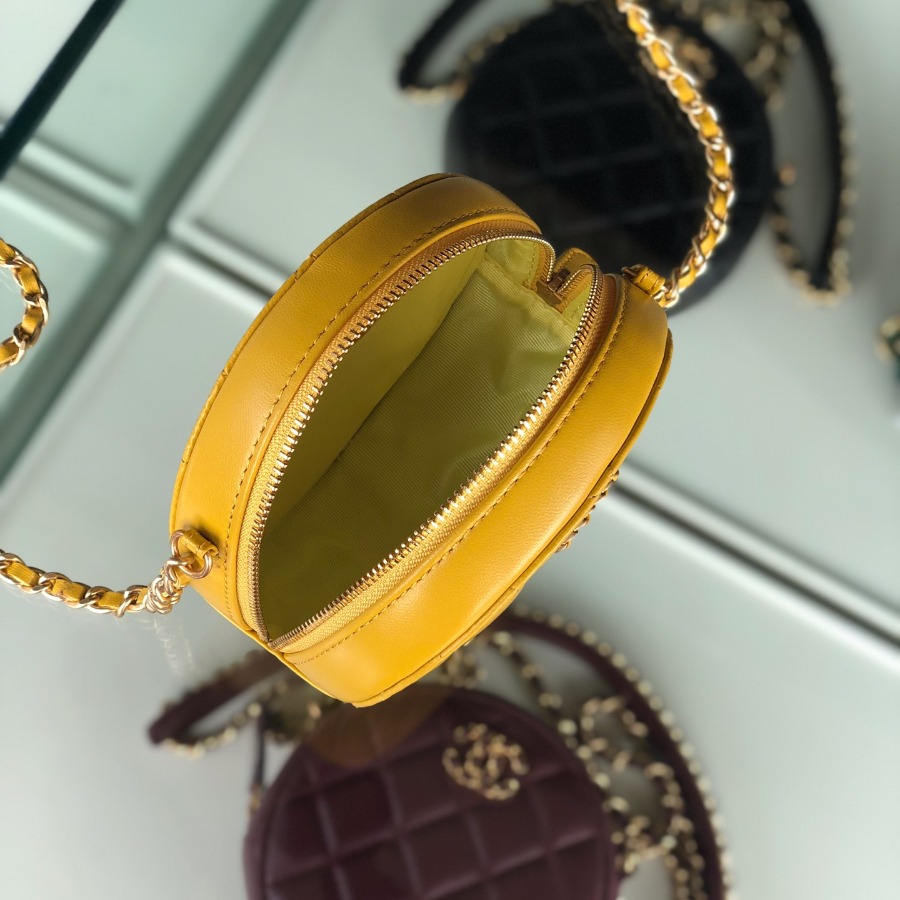AP0725 clutch with chain  CHANEL BAG