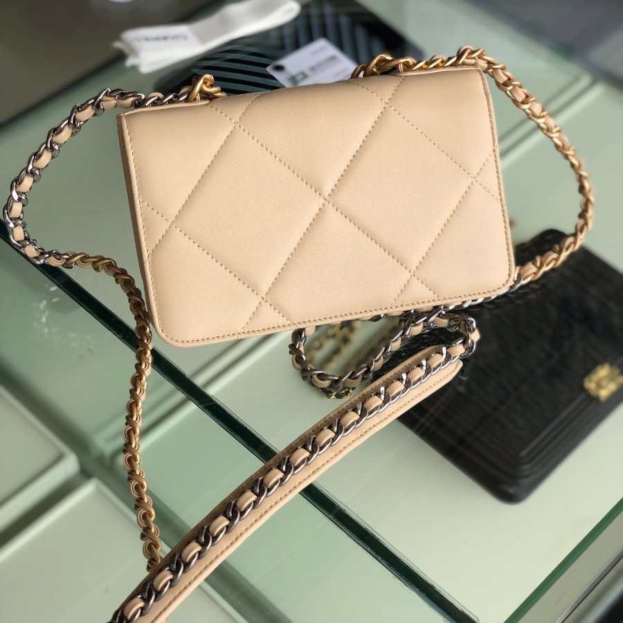 AP0957 chanel 19 wallet on chain, Chanel 19 Bag