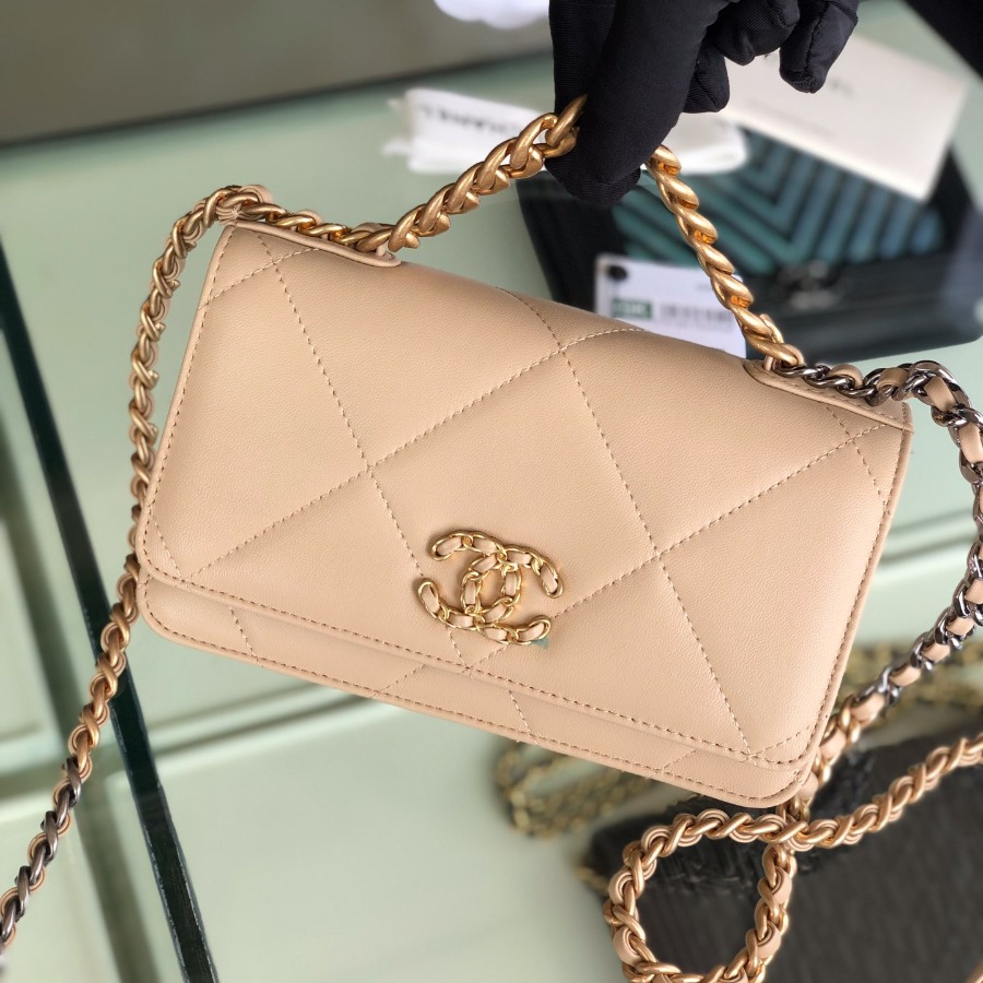 AP0957 chanel 19 wallet on chain, Chanel 19 Bag