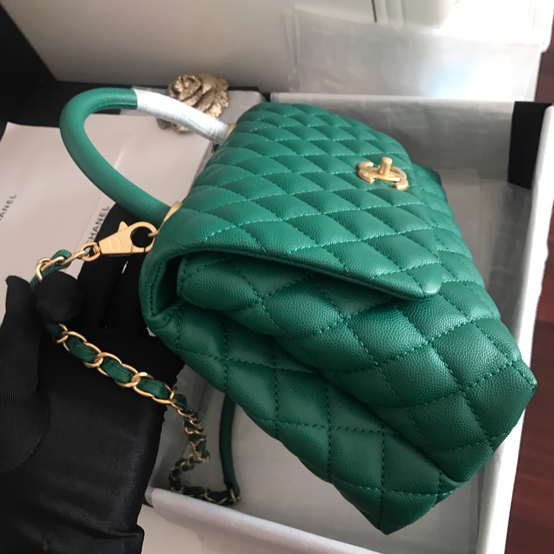 A92991, Flap Bag with Top Handle, CHANEL Handbags, Caviar, Grained Calfskin, Gold-Tone Metal