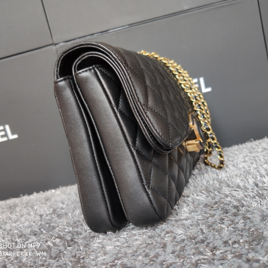  A57276, Flap Bag, Lambskin & Gold-Tone Metal, Chanel handbag