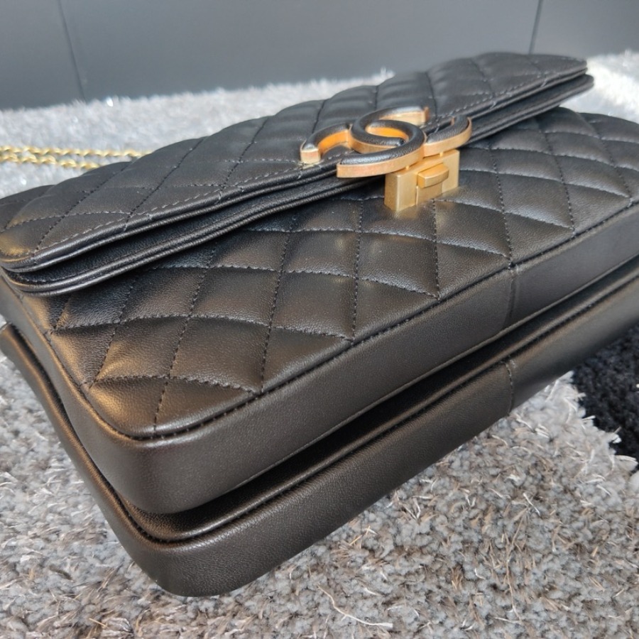  A57276, Flap Bag, Lambskin & Gold-Tone Metal, Chanel handbag