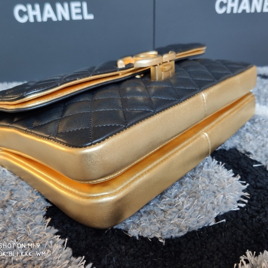  A57276, Flap Bag, Lambskin & Gold-Tone Metal, Chanel handbag