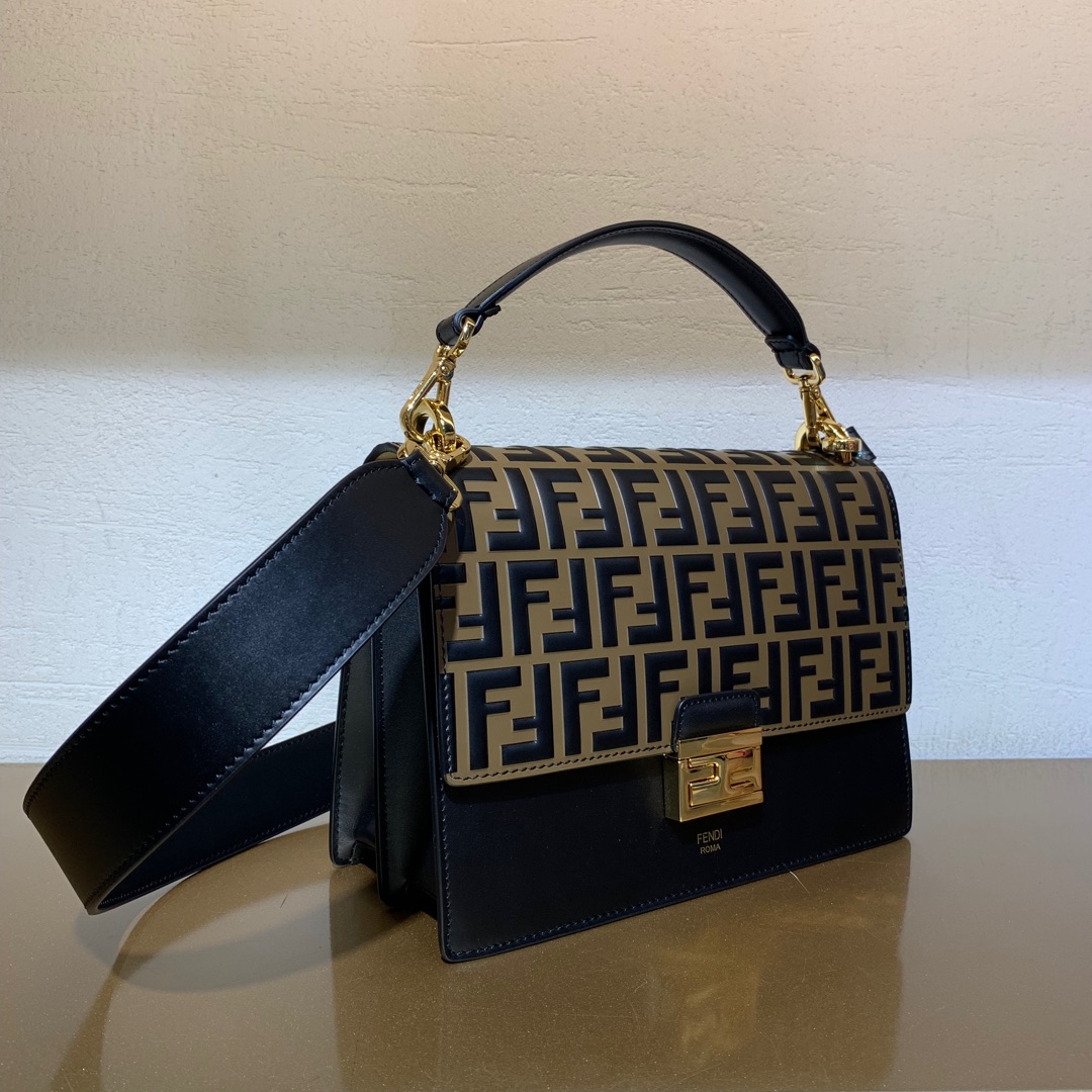KAN U, Black leather bag, Fendi Shoulder Bag