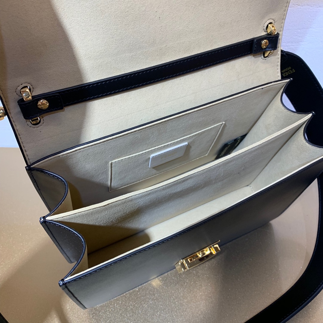 KAN U, Black leather bag, Fendi Shoulder Bag