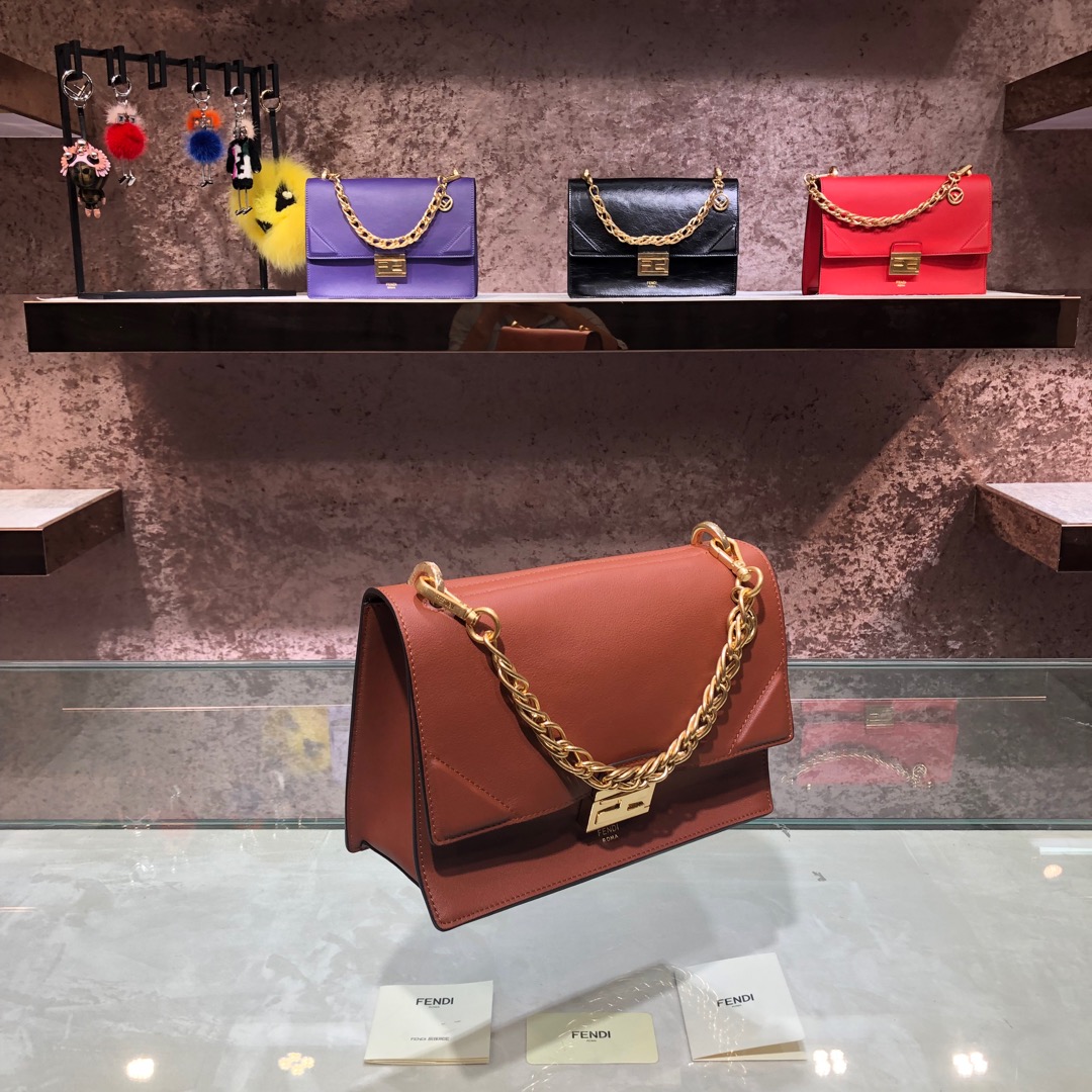 KAN U, Black leather bag, Fendi Shoulder Bag