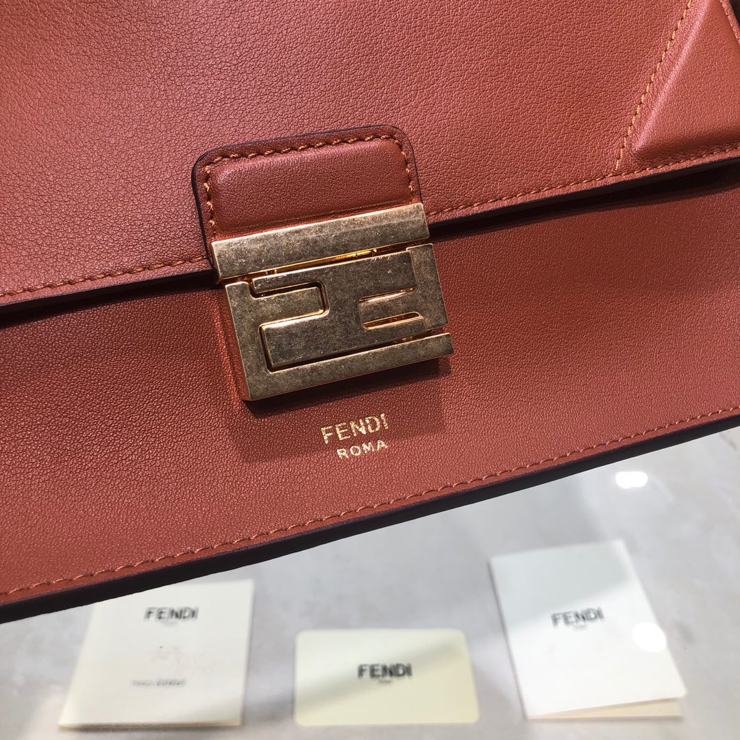 KAN U, Black leather bag, Fendi Shoulder Bag