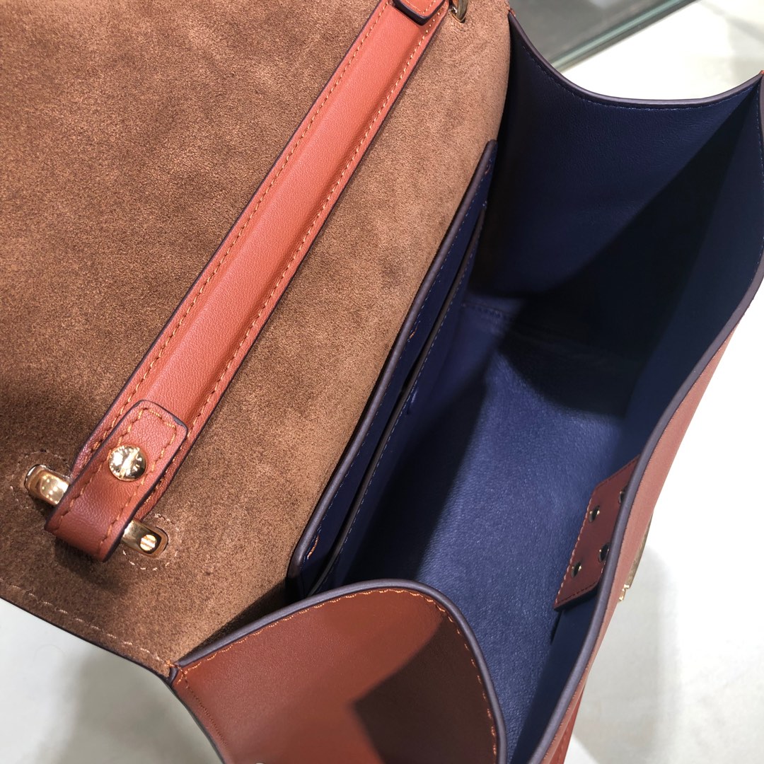KAN U, Black leather bag, Fendi Shoulder Bag