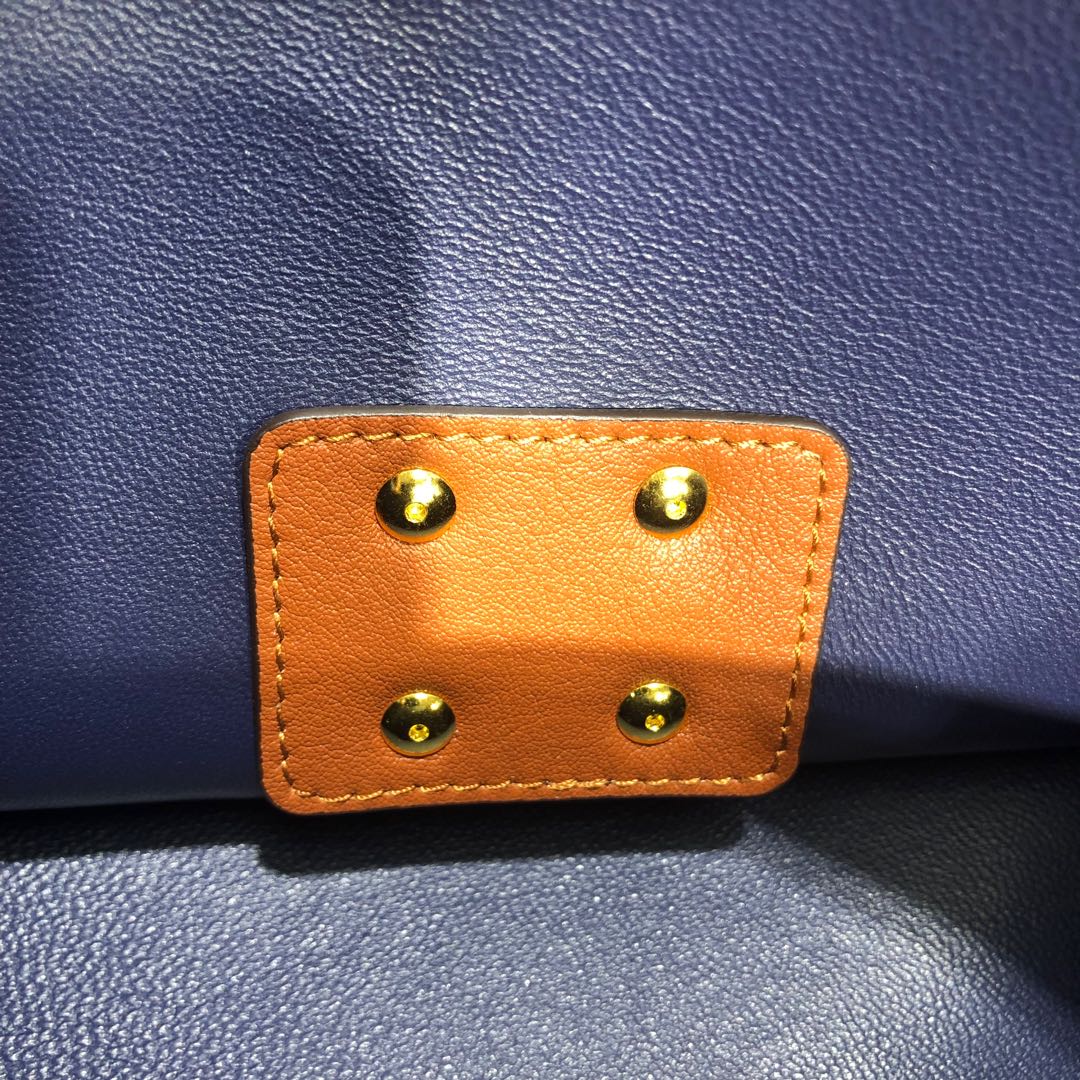 KAN U, Black leather bag, Fendi Shoulder Bag