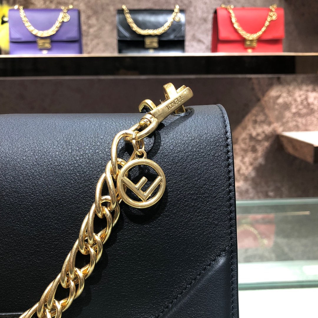 KAN U, Black leather bag, Fendi Shoulder Bag