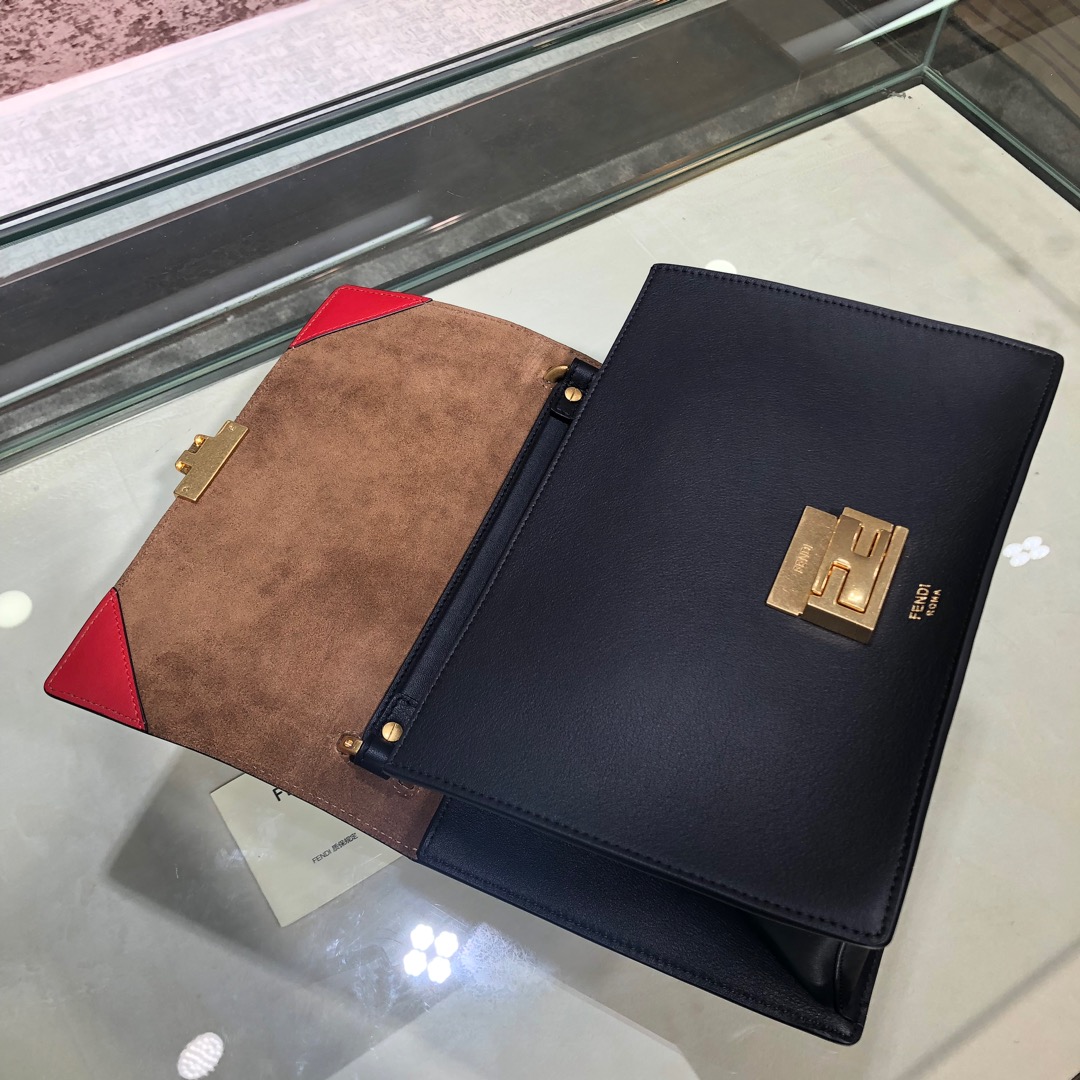 KAN U, Black leather bag, Fendi Shoulder Bag