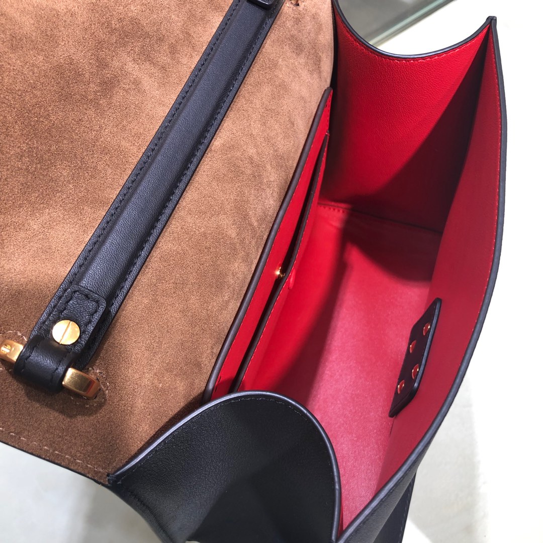 KAN U, Black leather bag, Fendi Shoulder Bag