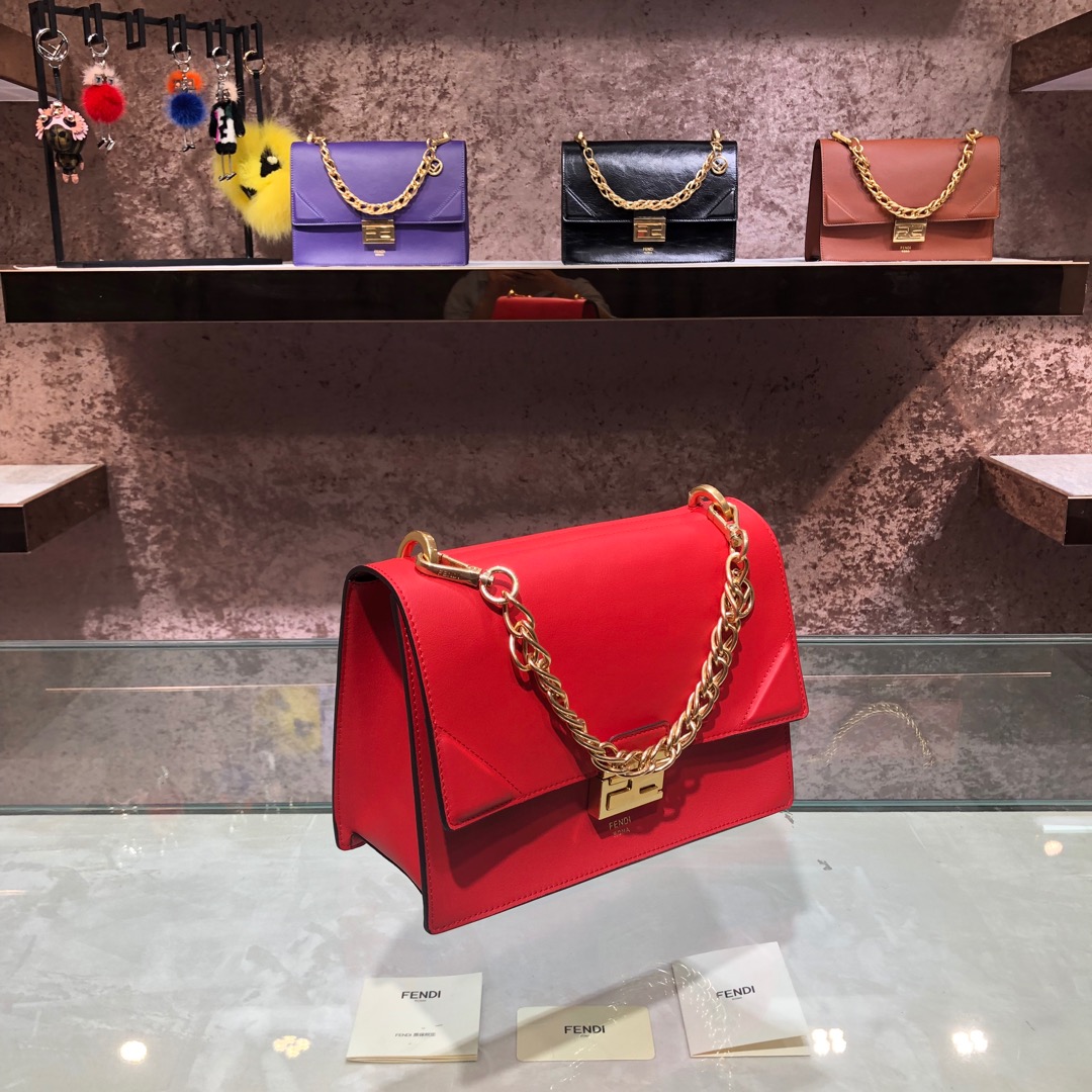 KAN U, Black leather bag, Fendi Shoulder Bag
