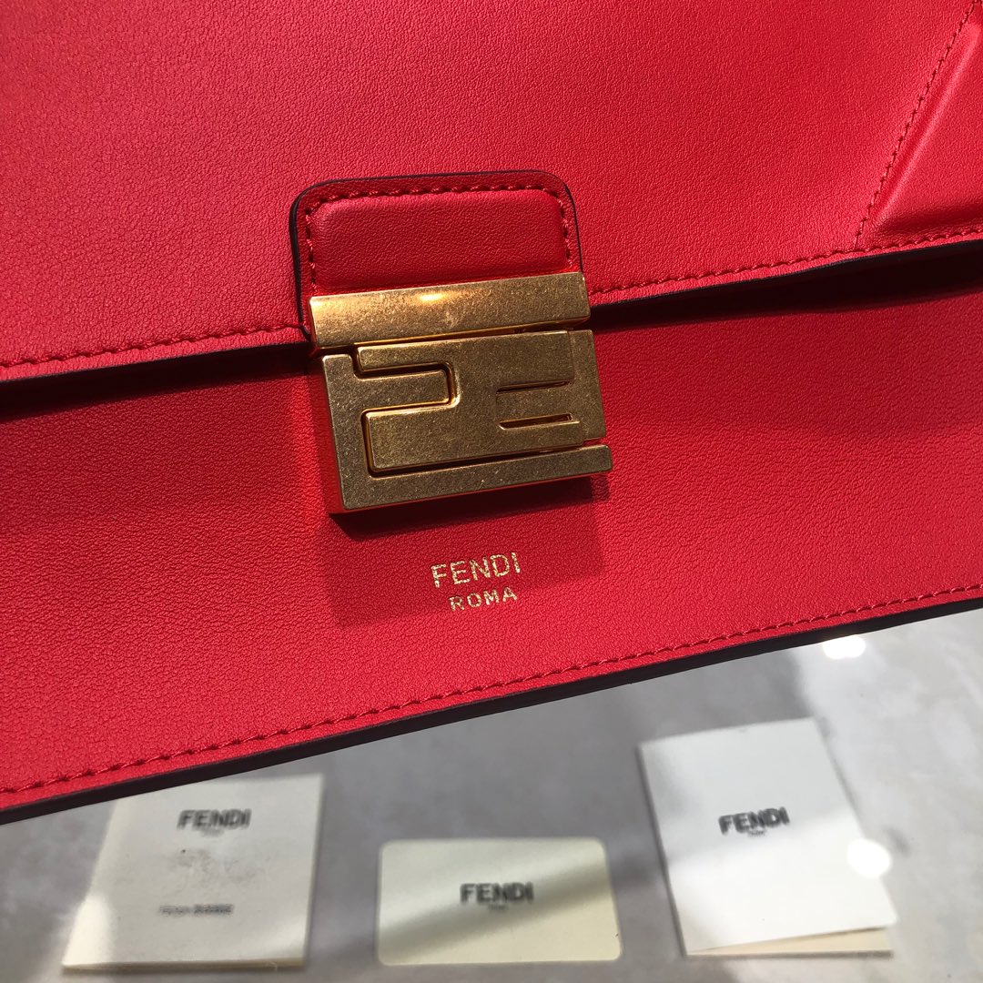 KAN U, Black leather bag, Fendi Shoulder Bag