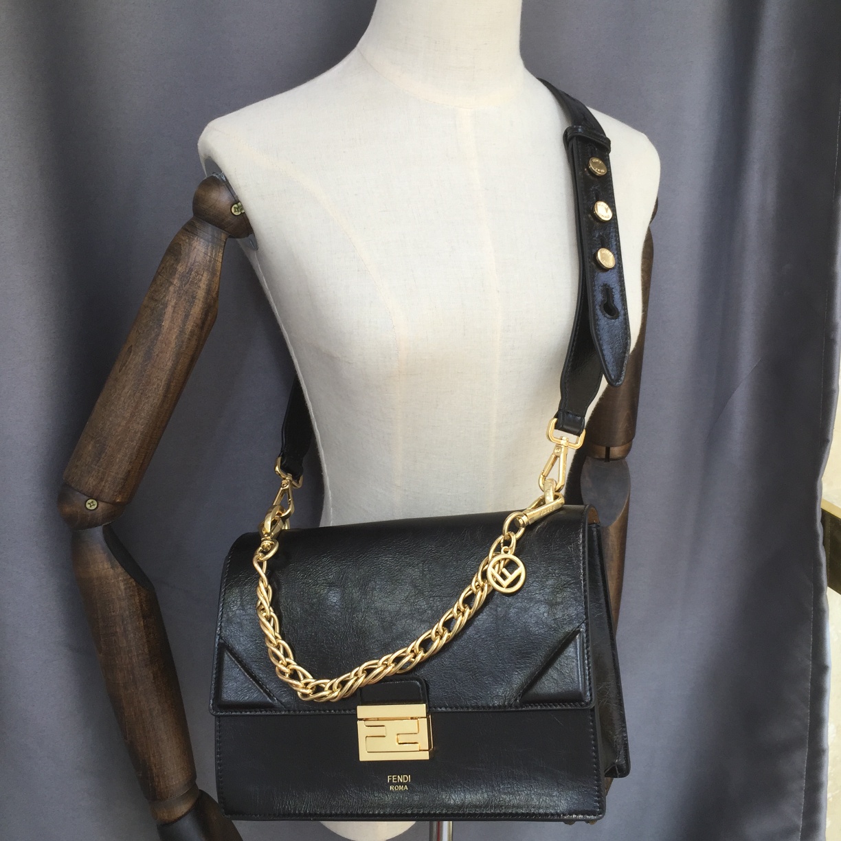 KAN U, Black leather bag, Fendi Shoulder Bag