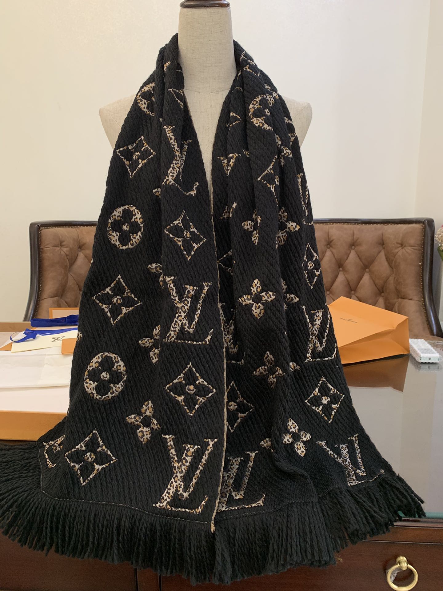 M75885 MONOGRAM GIANT JUNGLE LOGOMANIA SCARF