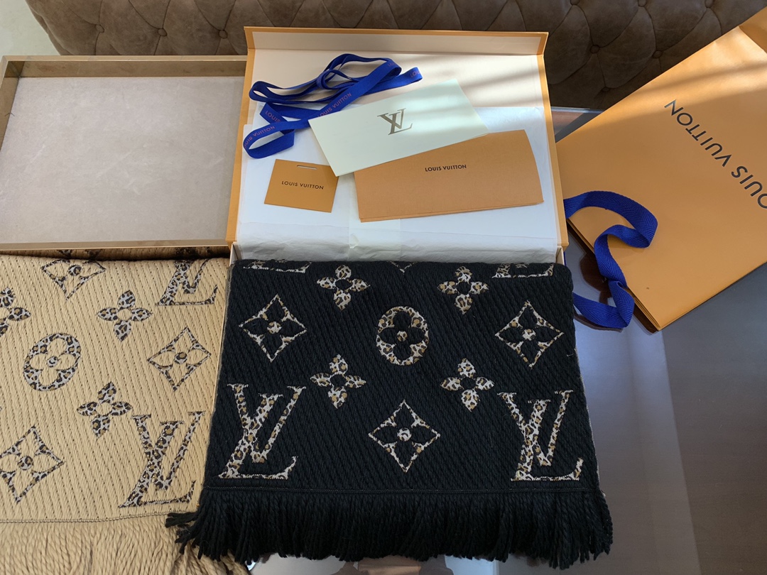 M75885 MONOGRAM GIANT JUNGLE LOGOMANIA SCARF