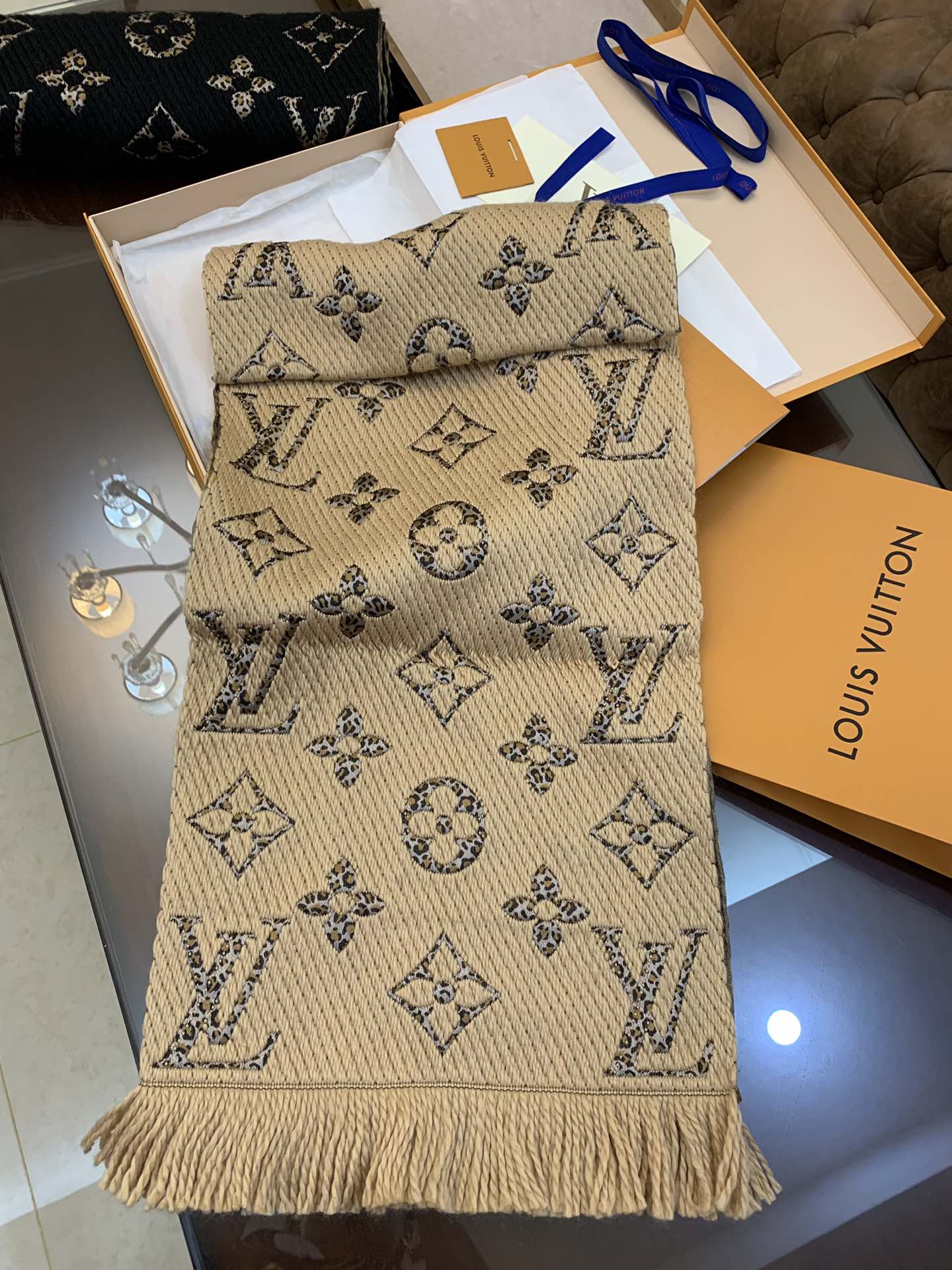 M75885 MONOGRAM GIANT JUNGLE LOGOMANIA SCARF