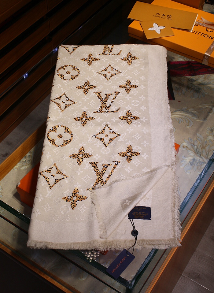 M75883 MONOGRAM GIANT JUNGLE SHAWL, LOUIS VUITTON LV