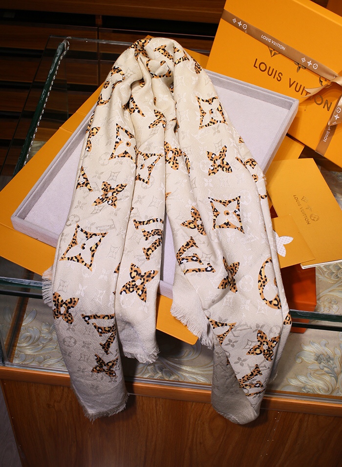 M75883 MONOGRAM GIANT JUNGLE SHAWL, LOUIS VUITTON LV