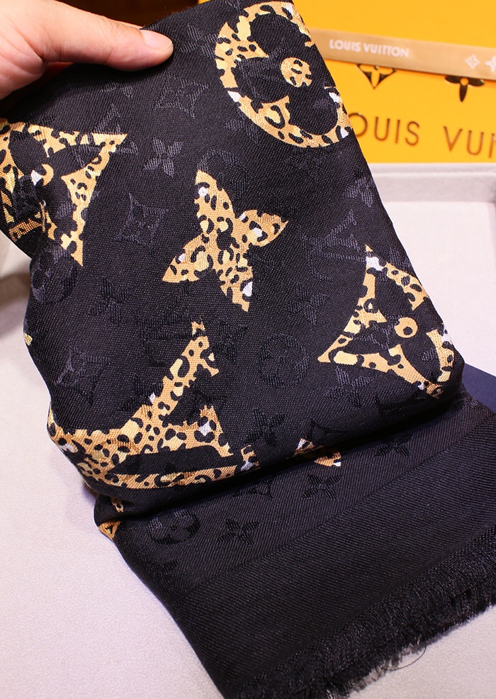 M75882 MONOGRAM GIANT JUNGLE SHAWL, LOUIS VUITTON LV