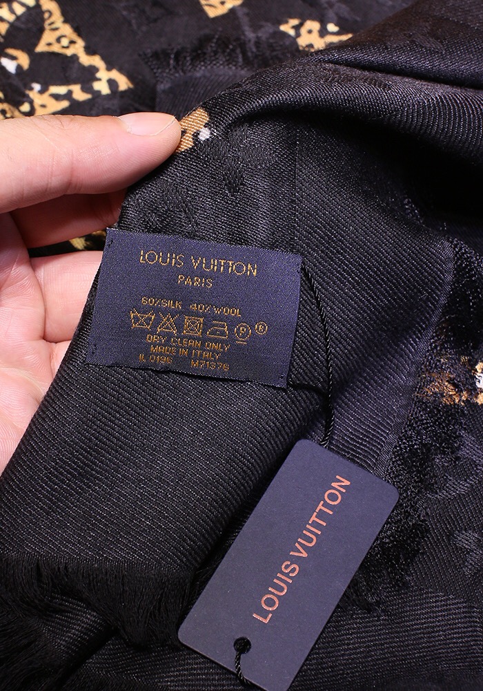 M75882 MONOGRAM GIANT JUNGLE SHAWL, LOUIS VUITTON LV