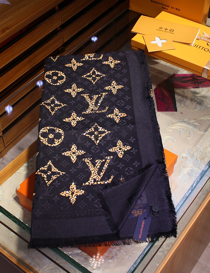 M75882 MONOGRAM GIANT JUNGLE SHAWL, LOUIS VUITTON LV