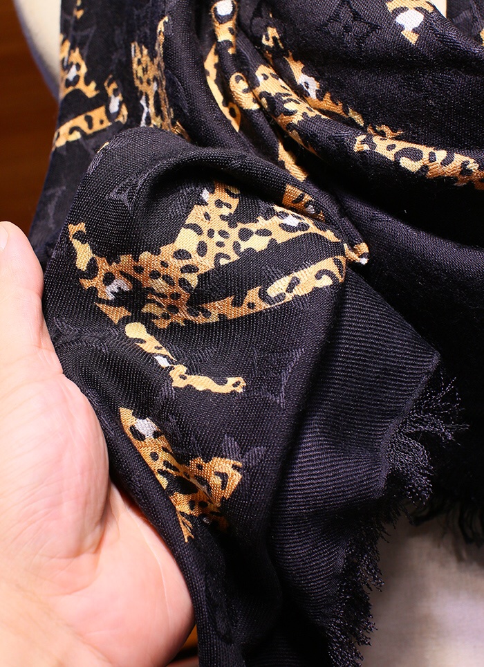 M75882 MONOGRAM GIANT JUNGLE SHAWL, LOUIS VUITTON LV