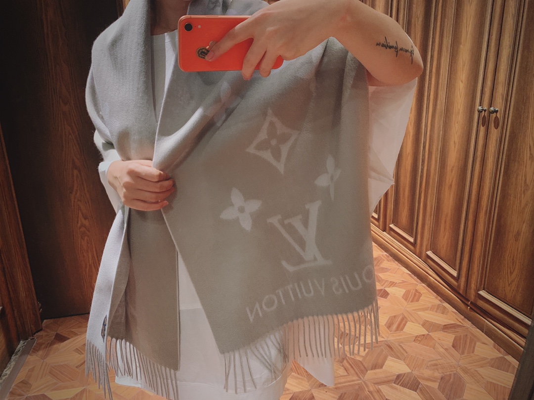 REYKJAVIK GRADIENT SCARF, LOUIS VUITTON LV