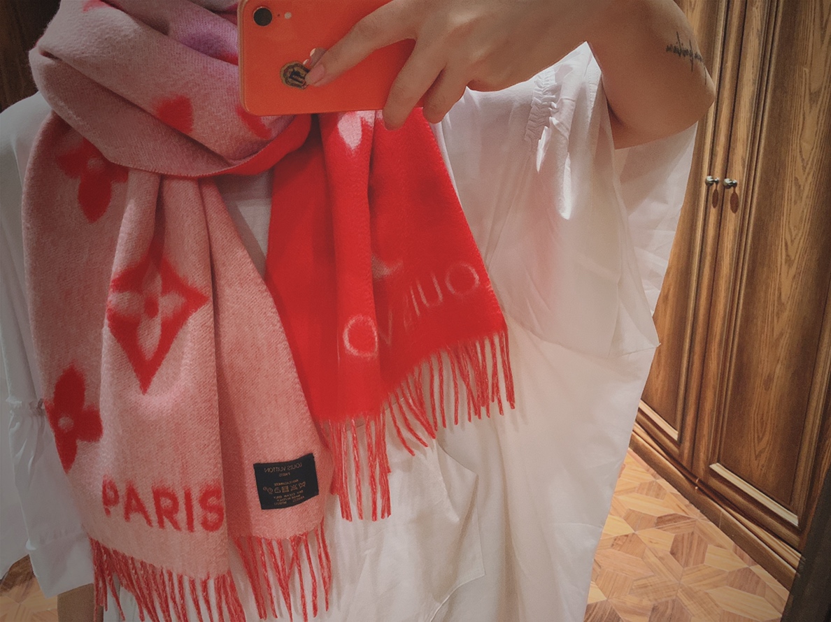 REYKJAVIK GRADIENT SCARF, LOUIS VUITTON LV