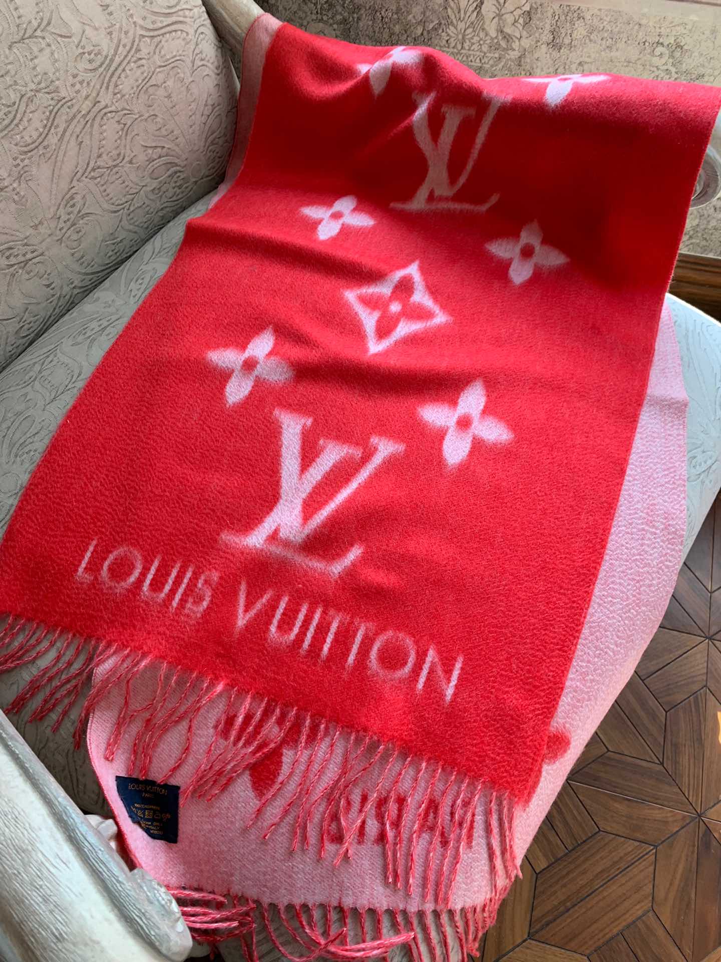 REYKJAVIK GRADIENT SCARF, LOUIS VUITTON LV