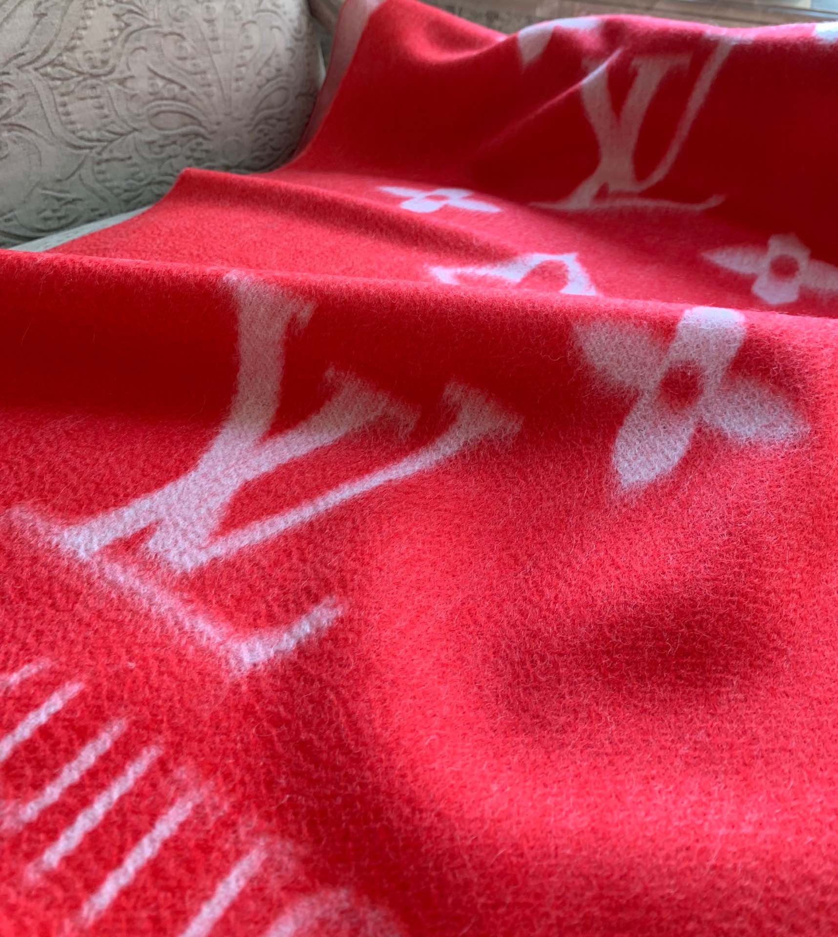 REYKJAVIK GRADIENT SCARF, LOUIS VUITTON LV