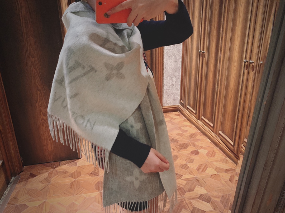 REYKJAVIK GRADIENT SCARF, LOUIS VUITTON LV