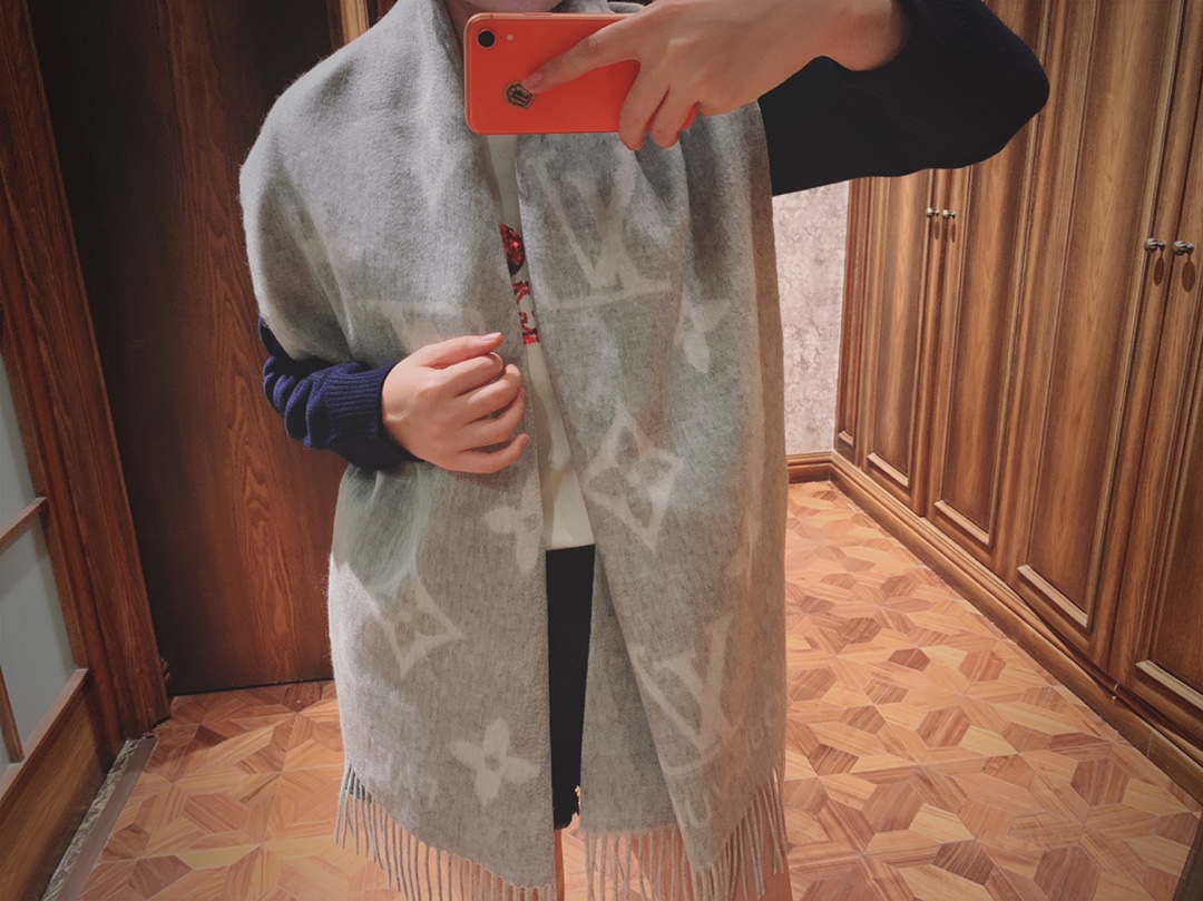 REYKJAVIK GRADIENT SCARF, LOUIS VUITTON LV