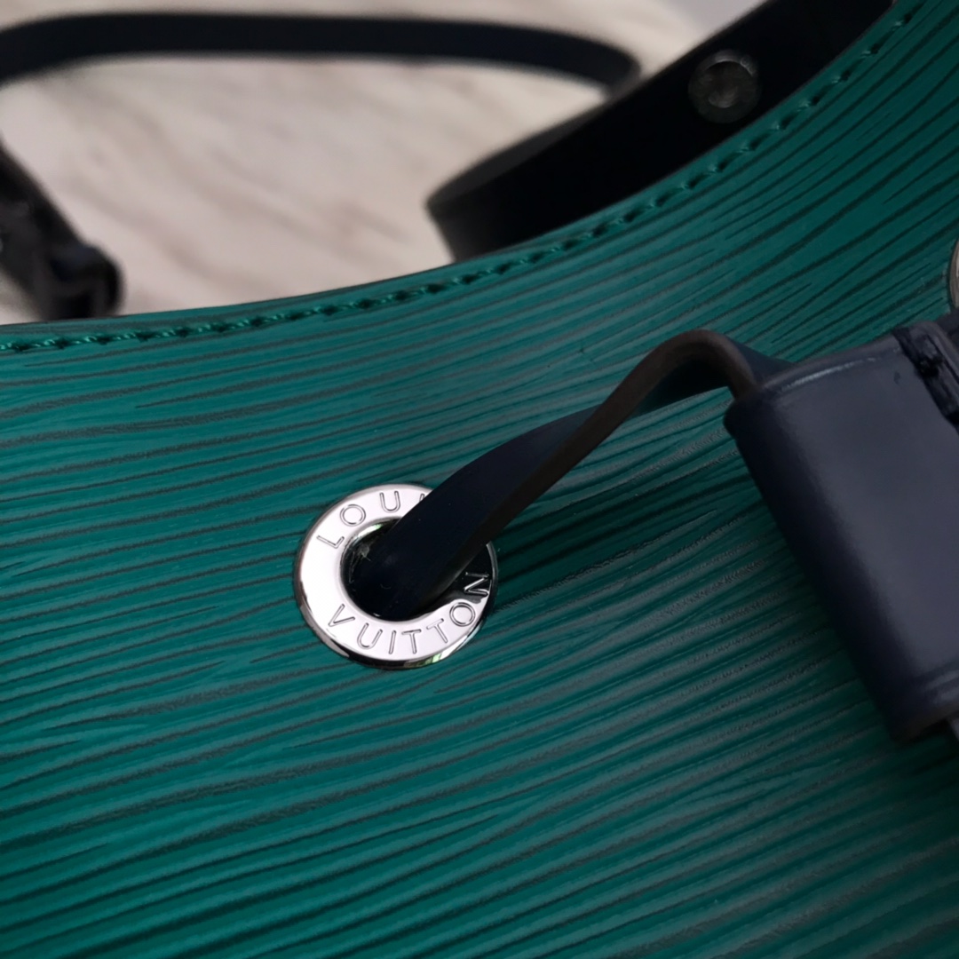 M53612 NÉONOÉ BB, Louis Vuitton LV