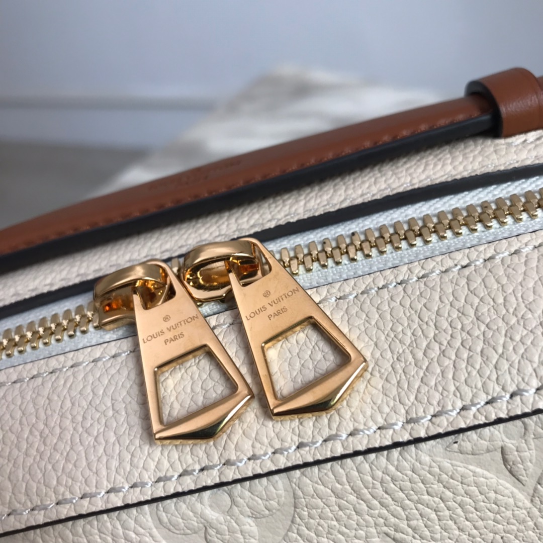 M44597, SAINTONGE, Louis Vuitton LV